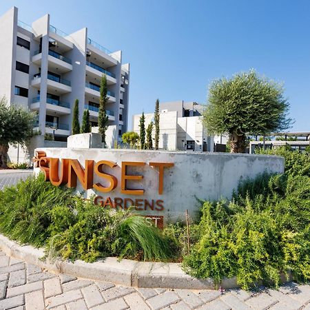 Sunset Gardens - Holiday Apartments - By Tlv Living Limasol Buitenkant foto