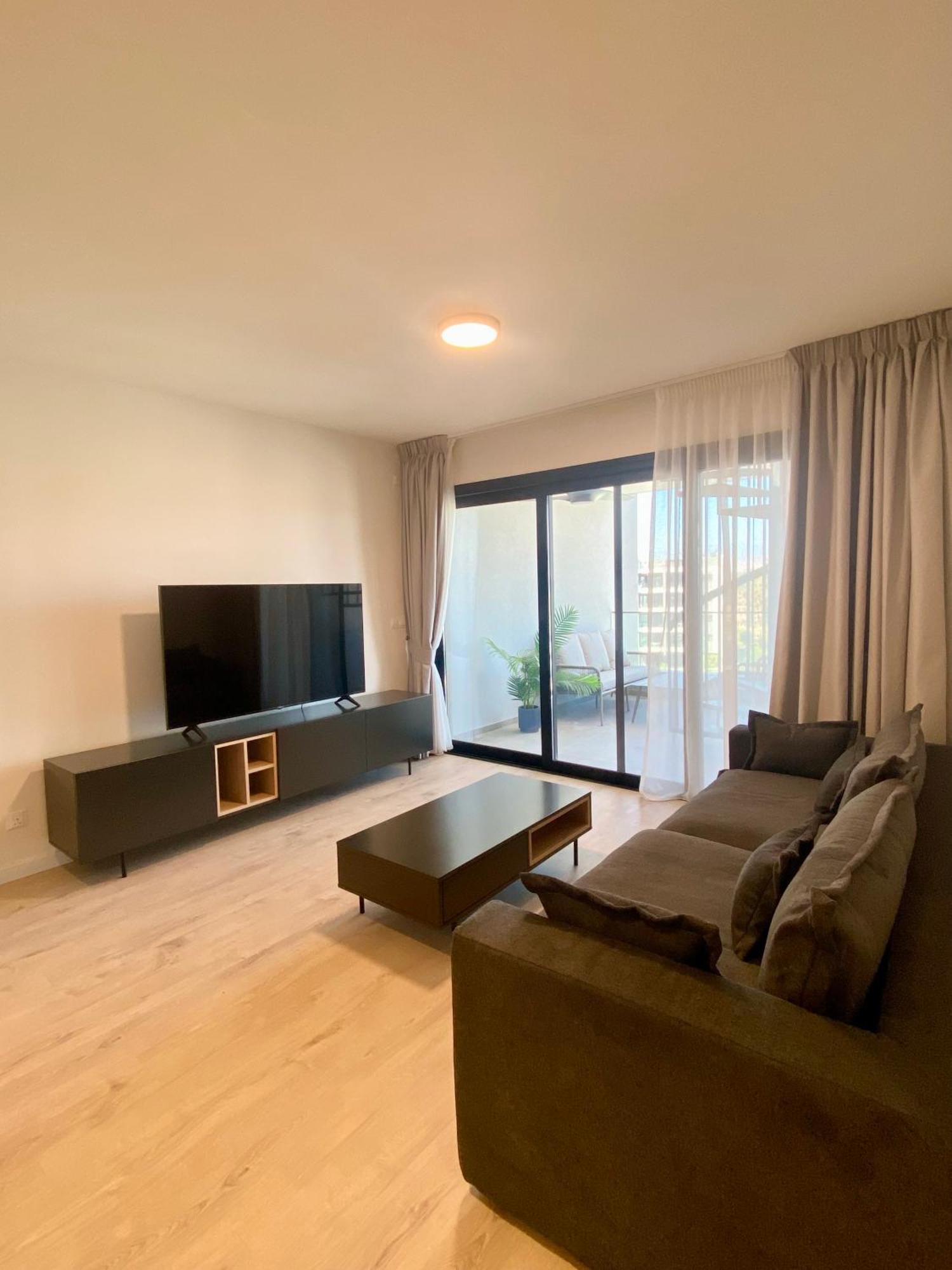 Sunset Gardens - Holiday Apartments - By Tlv Living Limasol Buitenkant foto