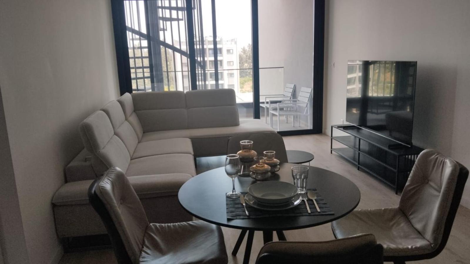 Sunset Gardens - Holiday Apartments - By Tlv Living Limasol Buitenkant foto